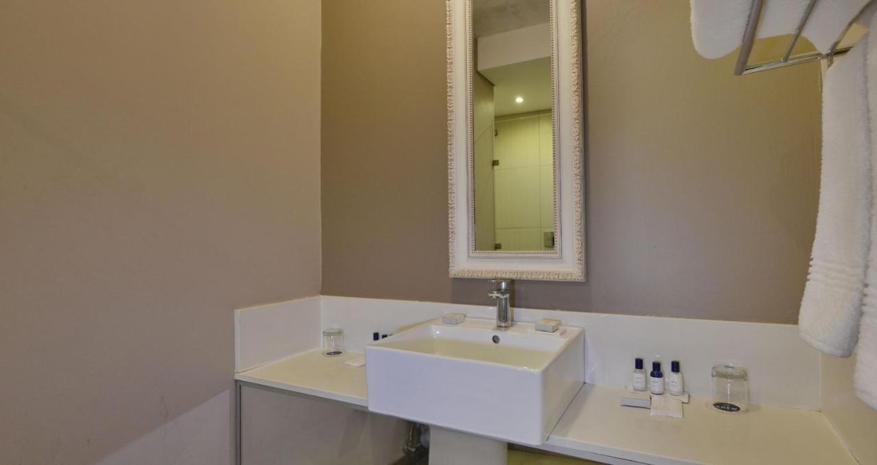 Anew Hotel Hatfield Pretoria Bagian luar foto