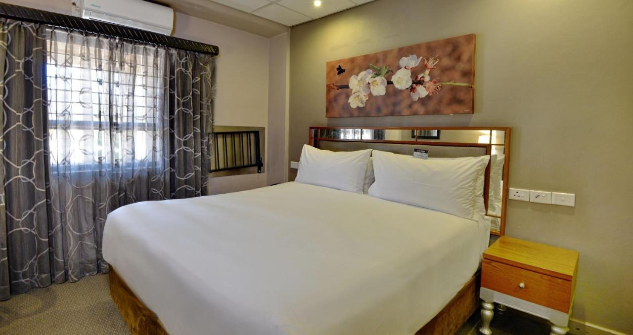 Anew Hotel Hatfield Pretoria Bagian luar foto