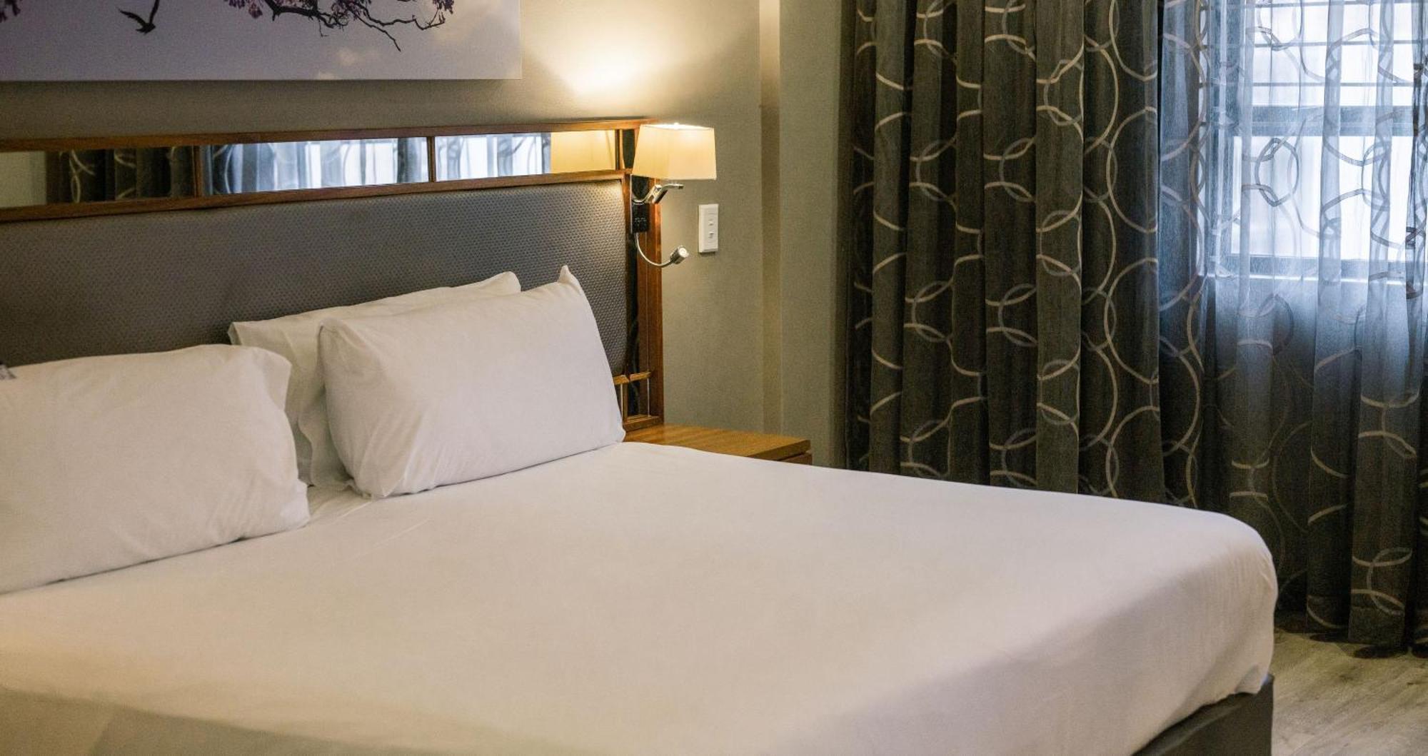 Anew Hotel Hatfield Pretoria Bagian luar foto