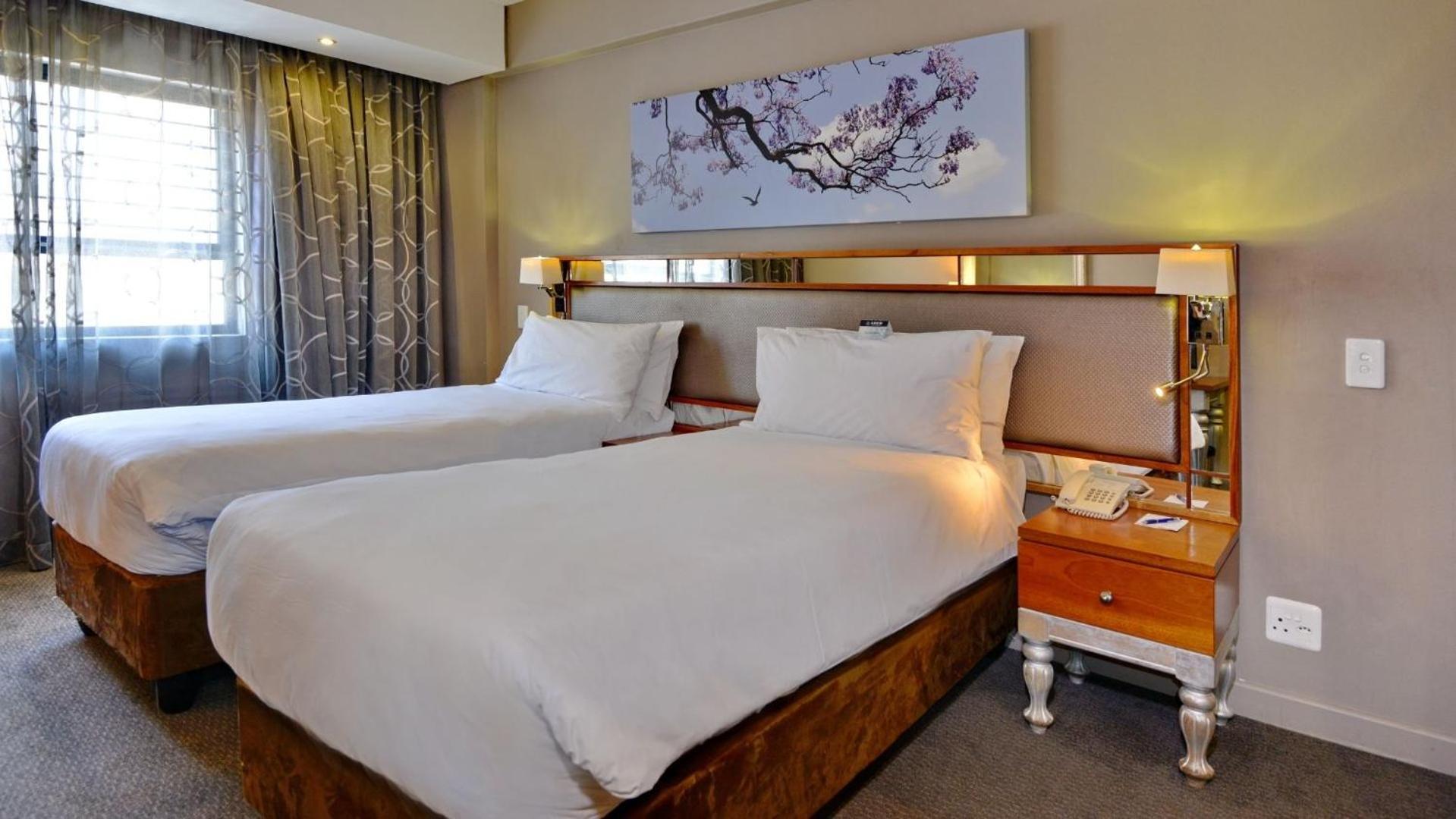 Anew Hotel Hatfield Pretoria Bagian luar foto