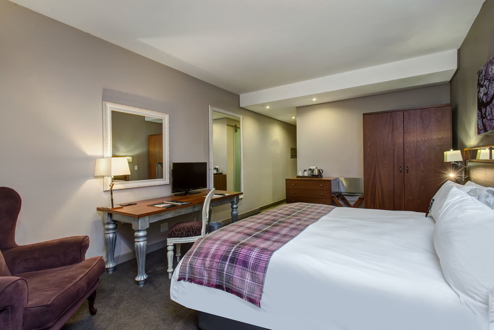 Anew Hotel Hatfield Pretoria Bagian luar foto