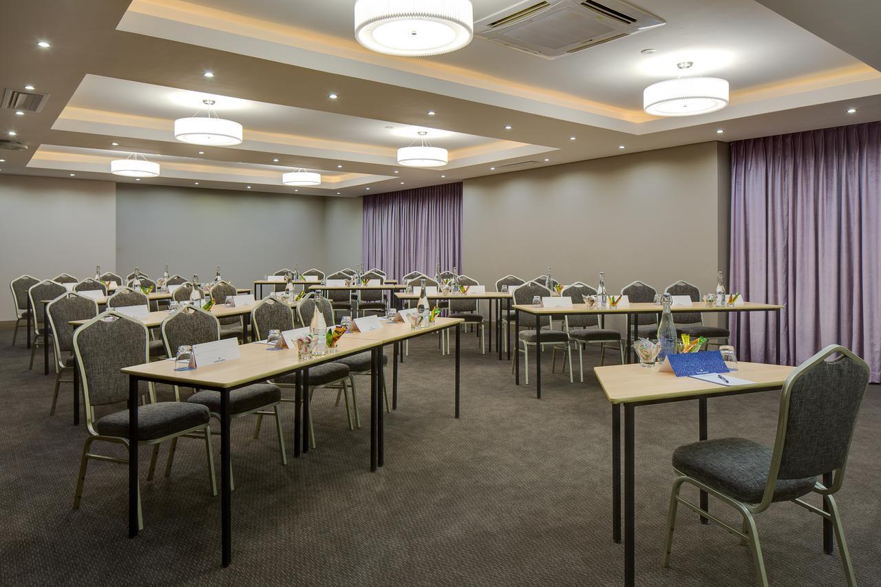 Anew Hotel Hatfield Pretoria Bagian luar foto