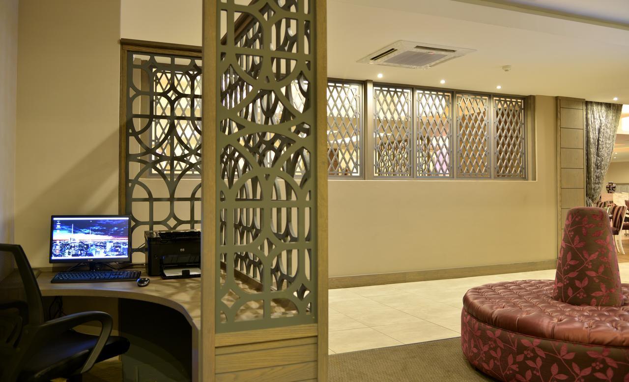 Anew Hotel Hatfield Pretoria Bagian luar foto