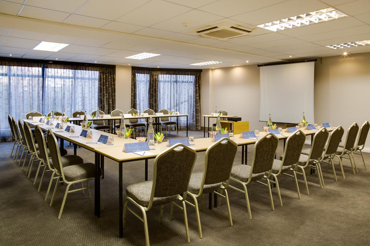 Anew Hotel Hatfield Pretoria Bagian luar foto