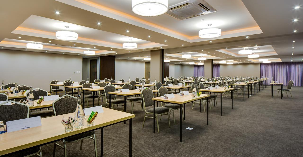 Anew Hotel Hatfield Pretoria Bagian luar foto