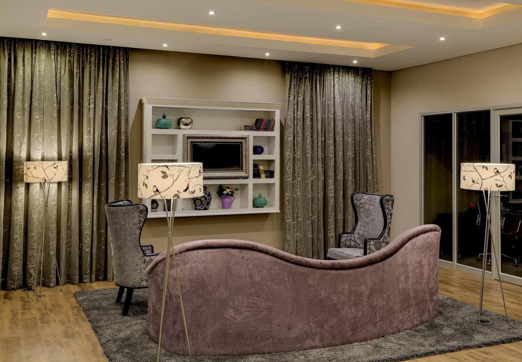 Anew Hotel Hatfield Pretoria Bagian luar foto