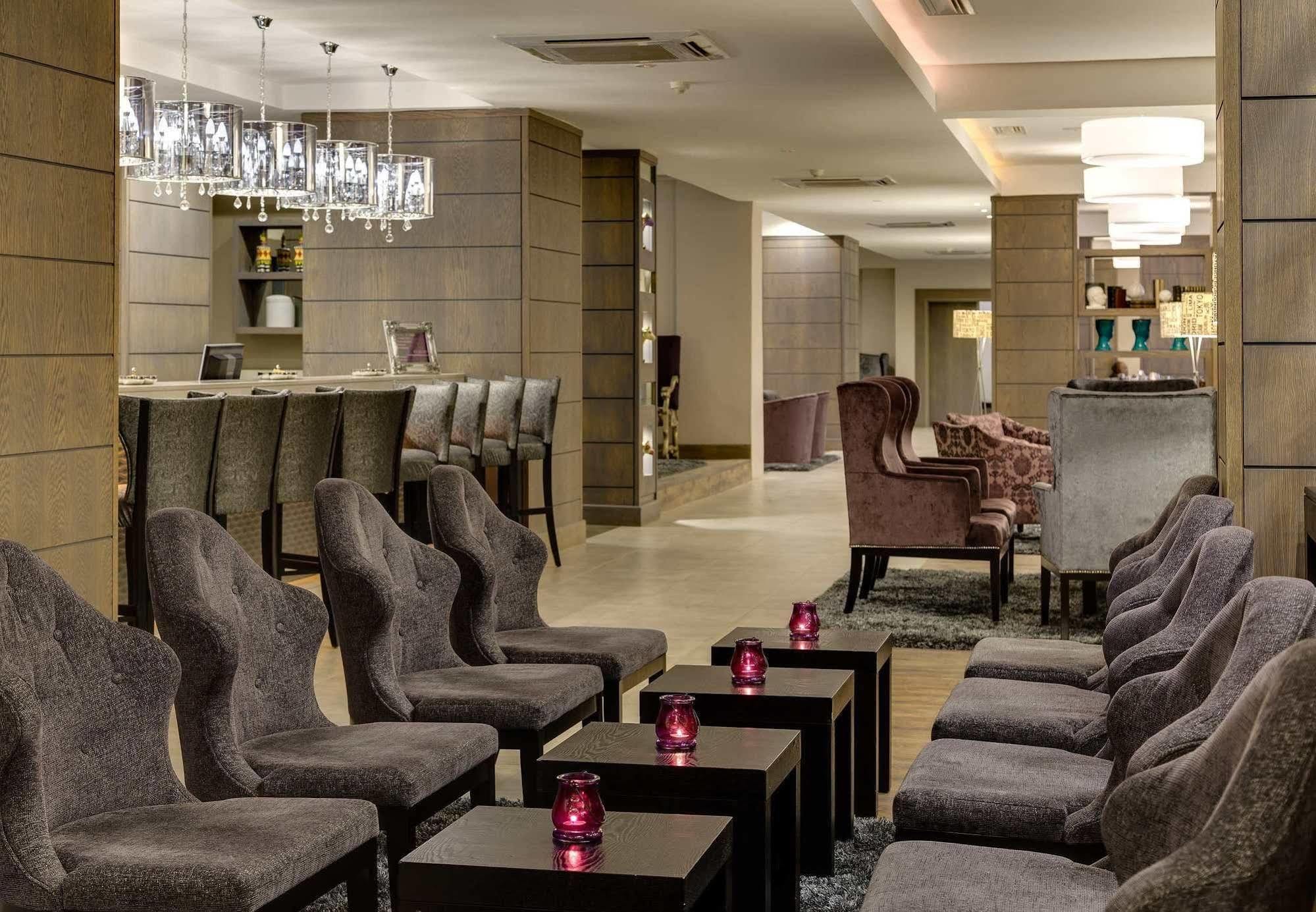Anew Hotel Hatfield Pretoria Bagian luar foto