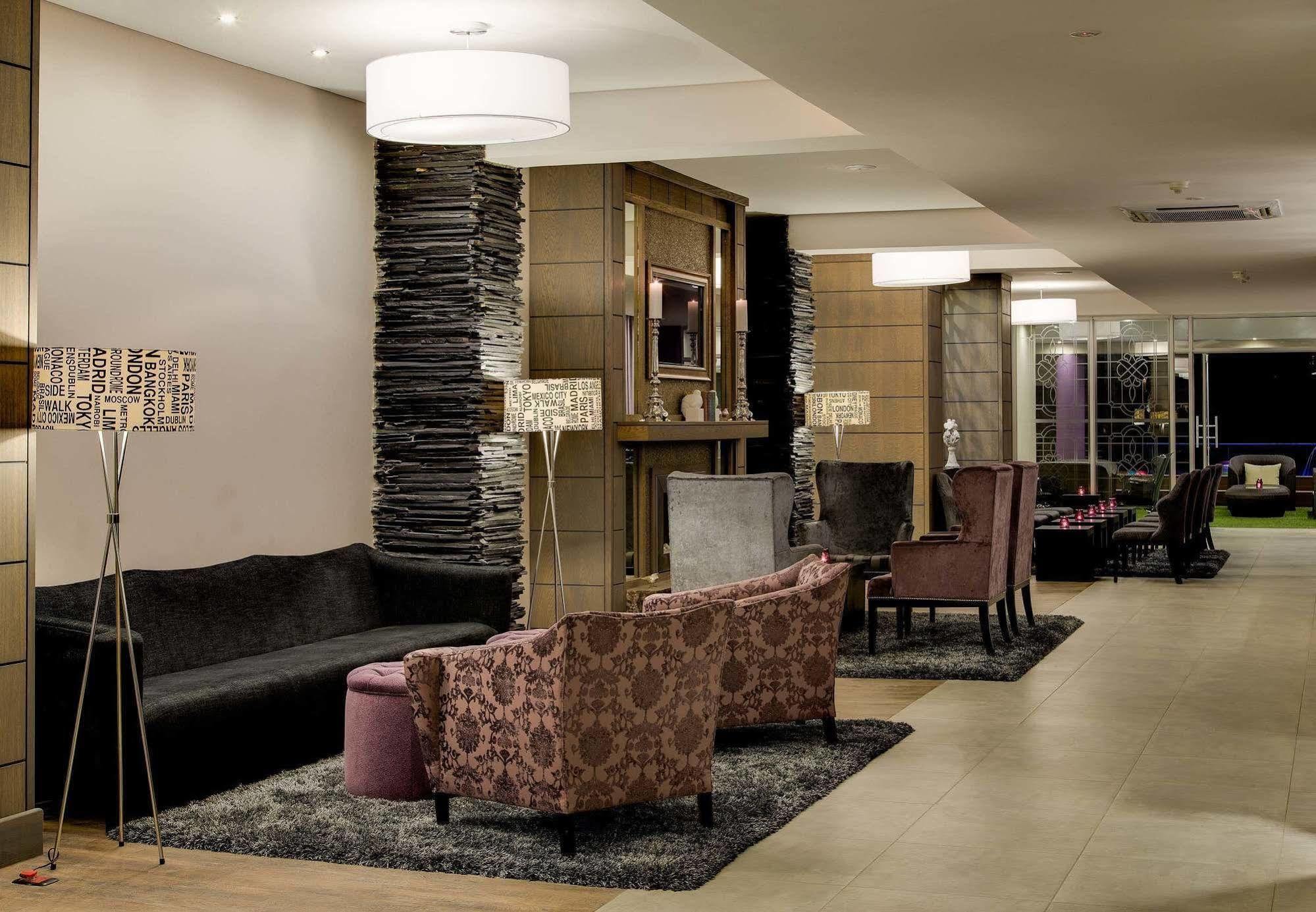 Anew Hotel Hatfield Pretoria Bagian luar foto